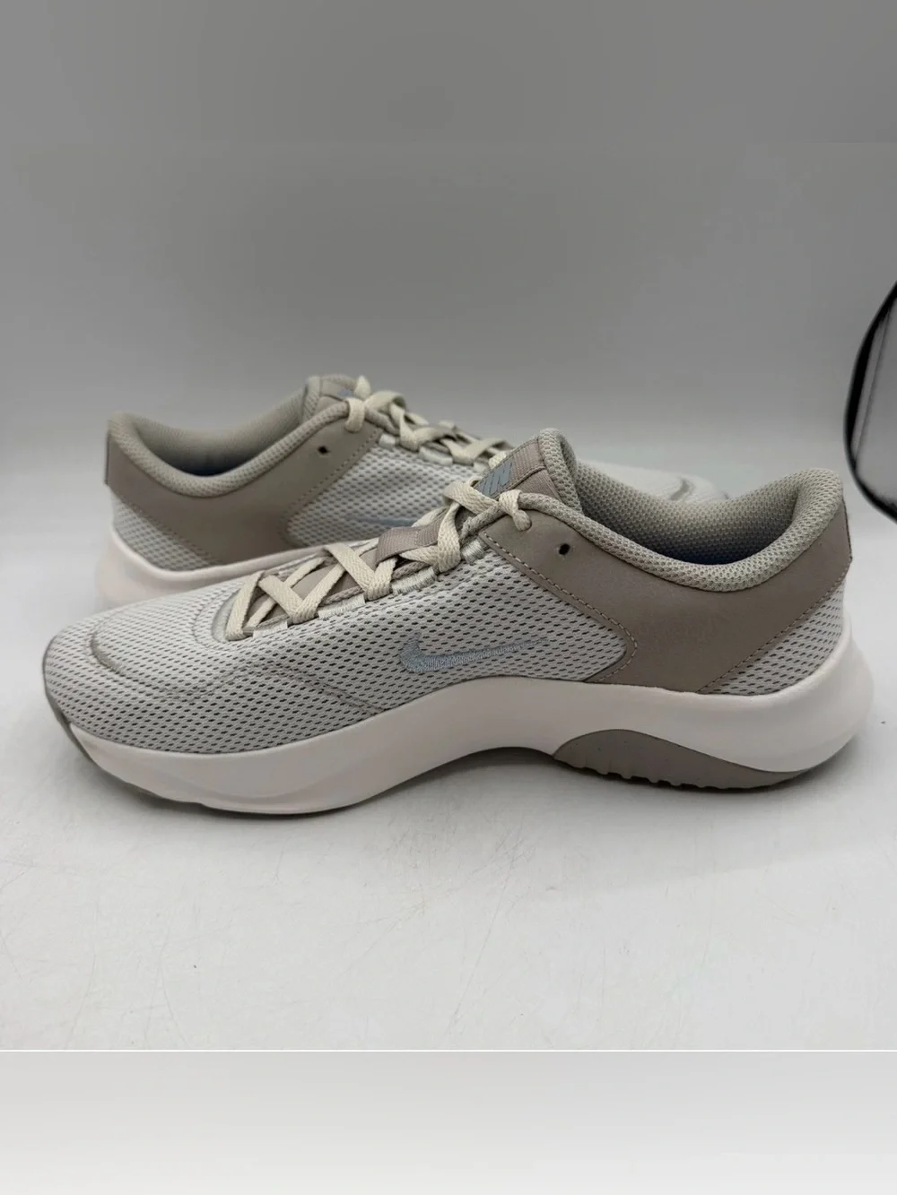 Nike Legend Essential 3 Next Nature Pure Platinum Silver DM1119-008 Womens Sz 9